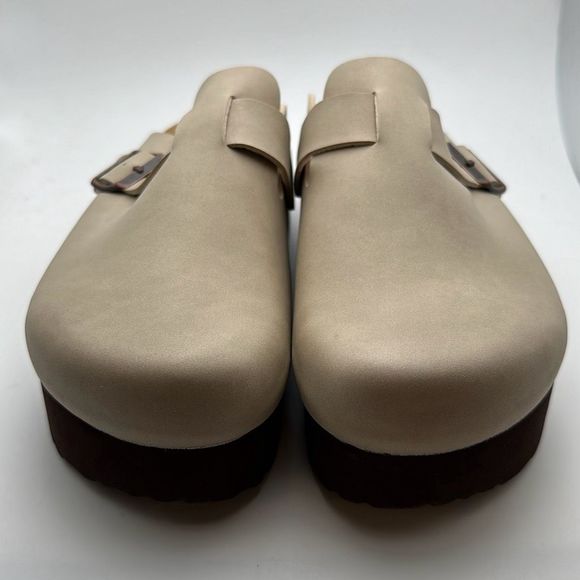 CUSHIONAIRE Women's Cork Footbed Platform Clog 9 SAND - Picture 2 of 7